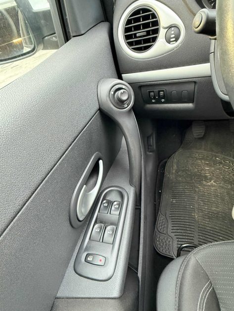 RENAULT CLIO 3 TomTom 1.5DCI 70 Chx