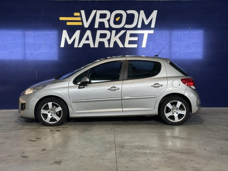 PEUGEOT  207 1.6 VTI 120 EXECUTIVE BVM / TOIT PANO / 2012