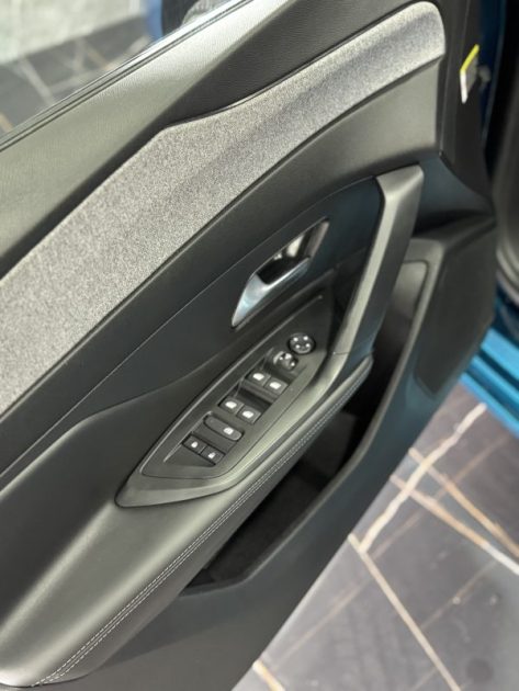 PEUGEOT 308 - 3 1.2 PURETECH 130CH S&S ALLURE EAT8 2024 TTC