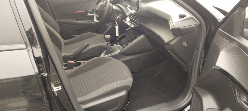 PEUGEOT 208  HDI 100 CV AN 2023 PROPRE BIEN EQUIPE 44 KM