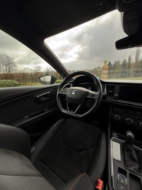 SEAT LEON FR 2.0 TDI 150ch DSG-7 / VIRTUAL COCKPIT / FULL LED / CAMÉRA DE RECUL 