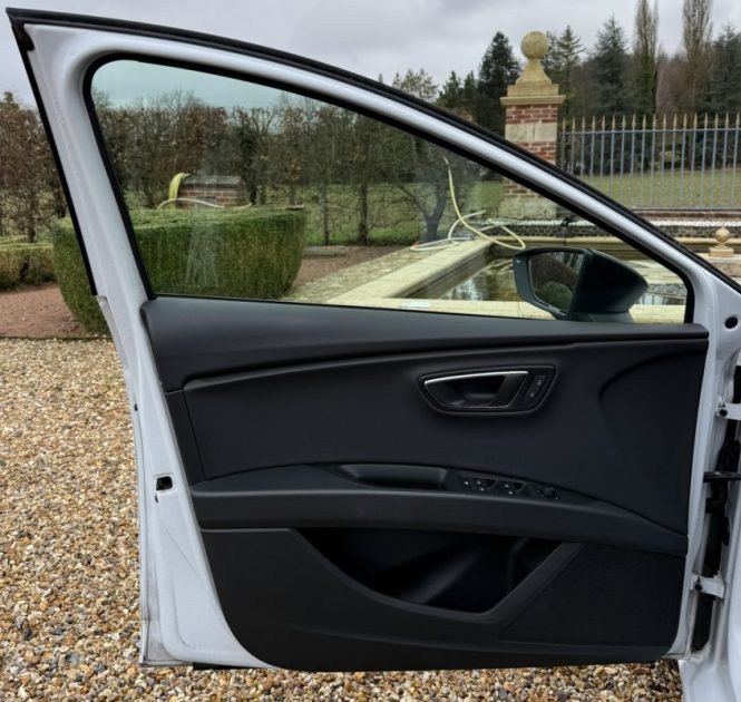 SEAT LEON FR 2.0 TDI 150ch DSG-7 / VIRTUAL COCKPIT / FULL LED / CAMÉRA DE RECUL 