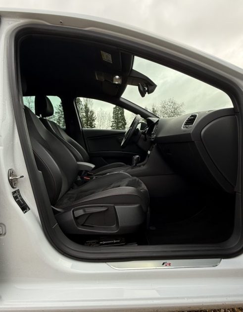 SEAT LEON FR 2.0 TDI 150ch DSG-7 / VIRTUAL COCKPIT / FULL LED / CAMÉRA DE RECUL 