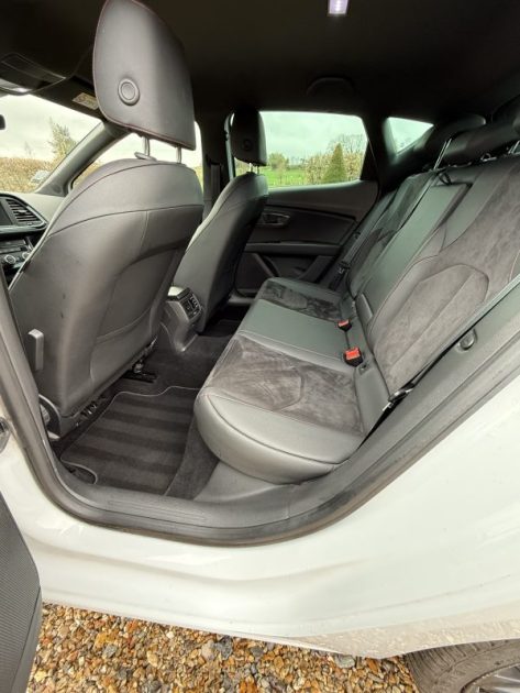 SEAT LEON FR 2.0 TDI 150ch DSG-7 / VIRTUAL COCKPIT / FULL LED / CAMÉRA DE RECUL 