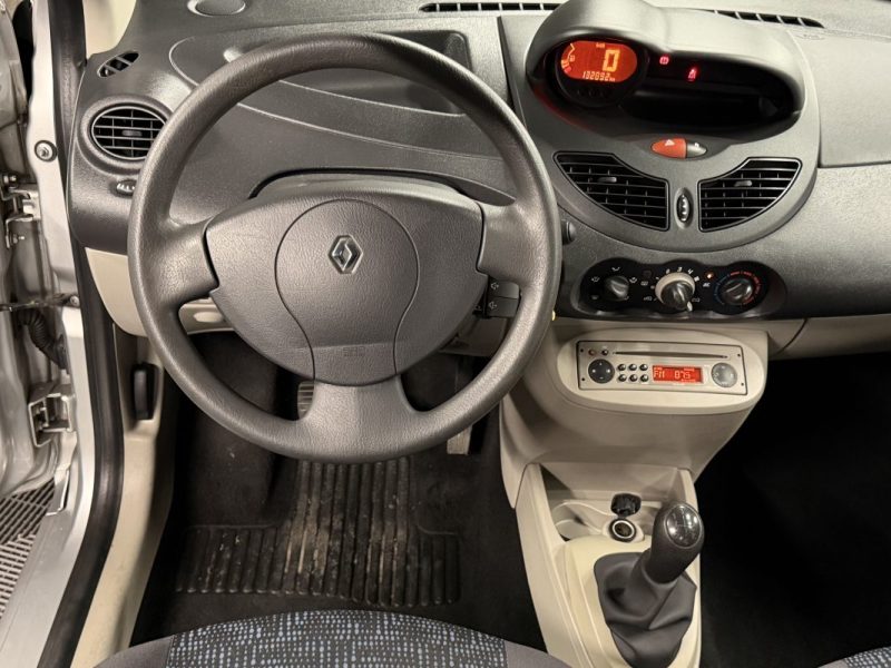 RENAULT TWINGO II SOCIETE 1.5 DCI 65 Cv 2 PLACES / FRAIS A PREVOIR LIRE L ANNONCE - VENTE EN L ETAT