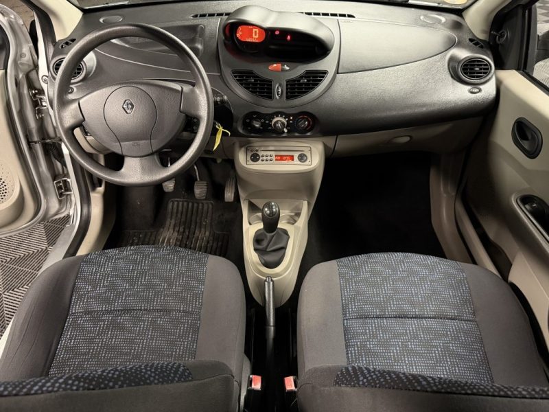 RENAULT TWINGO II SOCIETE 1.5 DCI 65 Cv 2 PLACES / FRAIS A PREVOIR LIRE L ANNONCE - VENTE EN L ETAT