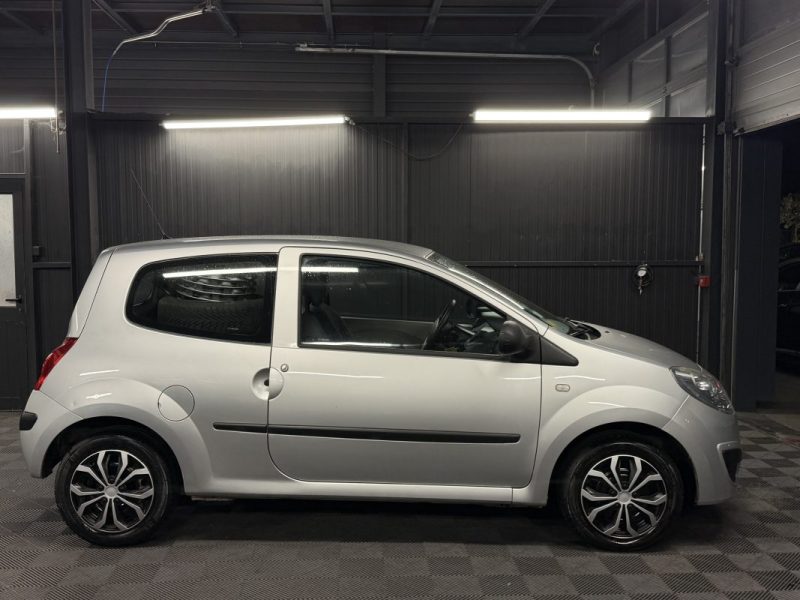 RENAULT TWINGO II SOCIETE 1.5 DCI 65 Cv 2 PLACES / FRAIS A PREVOIR LIRE L ANNONCE - VENTE EN L ETAT