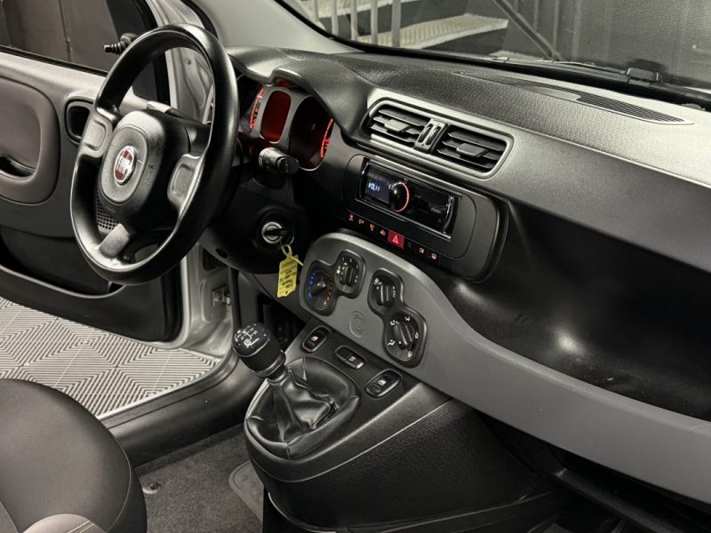 FIAT PANDA 3 III YOUNG 1.2 69 Cv 5 PORTES CLIMATISATION CRIT AIR 1 - GARANTIE 1 AN