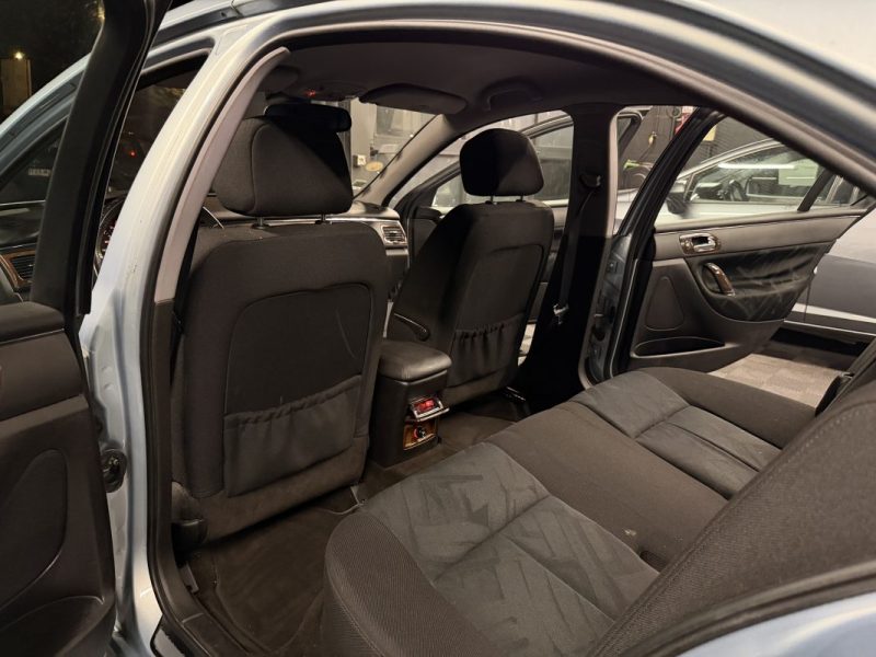 PEUGEOT 607 BERLINE 2.2 160 Cv - VENTE EN ETAT / FRAIS A PREVOIR LIRE L ANNONCE