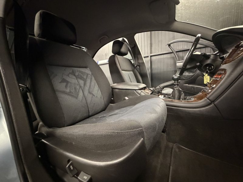 PEUGEOT 607 BERLINE 2.2 160 Cv - VENTE EN ETAT / FRAIS A PREVOIR LIRE L ANNONCE