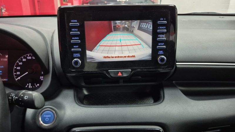 TOYOTA YARIS 4 HYBRIDE 116cv FRANCE BUSINESS/1 ERE MAIN/TVA RECUPERABLE