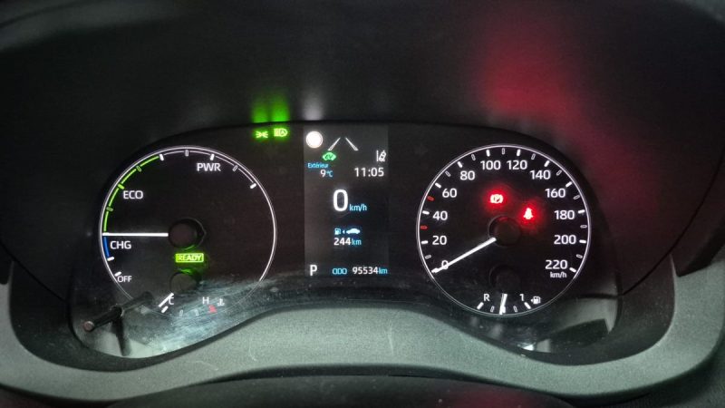 TOYOTA YARIS 4 HYBRIDE 116cv FRANCE BUSINESS/1 ERE MAIN/TVA RECUPERABLE