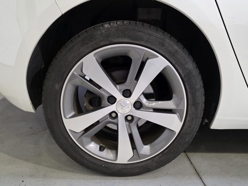 PEUGEOT 308 1.6thp 156cv FELINE / SUIVI COMPLET / DISTRI OK