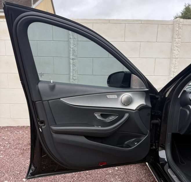 MERCEDES CLASSE E220D SPORTLINE BVA 9G-TRONIC 194ch / TOIT OUVRANT PANORAMIQUE / CAMÉRA DE RECUL