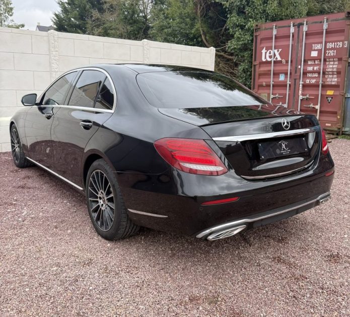 MERCEDES CLASSE E220D SPORTLINE BVA 9G-TRONIC 194ch / TOIT OUVRANT PANORAMIQUE / CAMÉRA DE RECUL