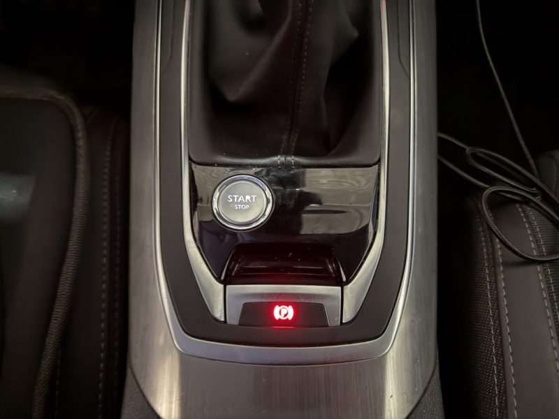 PEUGEOT 308 1.2 ALLURE / CAR PLAY / 79.000km / 2017