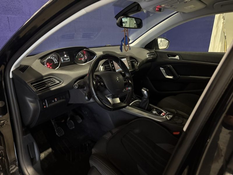 PEUGEOT 308 1.2 ALLURE / CAR PLAY / 79.000km / 2017
