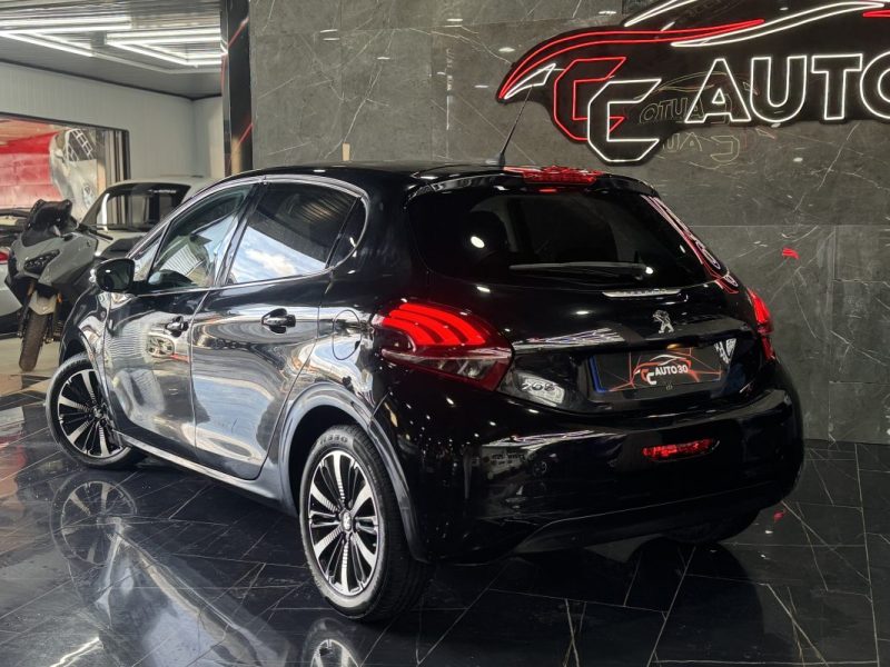 PEUGEOT 208 1.2 PURETECH 110CH E6.C GT LINE S&S EAT6 5P 2018