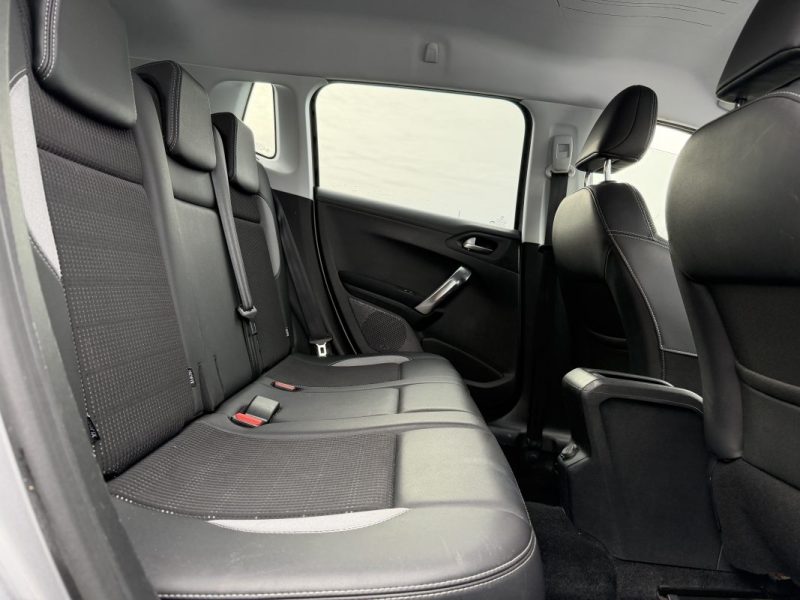 PEUGEOT 2008 1.6 e-HDI 92 cv - GARANTIE 12 mois - Allure