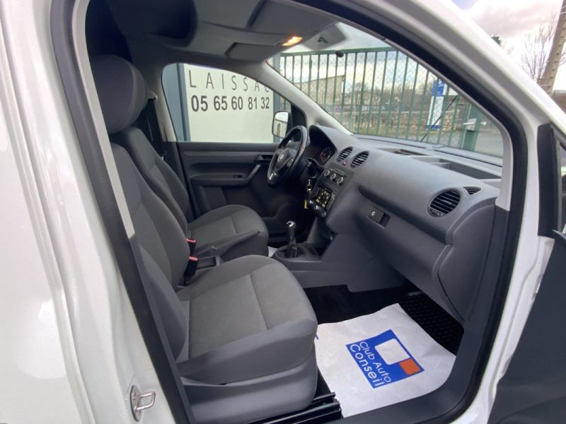 VOLKSWAGEN CADDY VAN 1.6 TDI 102 BUSINESS LINE 2014 * CROCHET D’ATTELAGE 