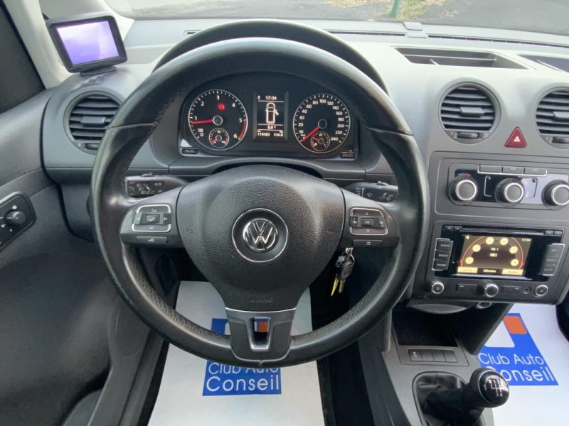 VOLKSWAGEN CADDY VAN 1.6 TDI 102 BUSINESS LINE 2014 * CROCHET D’ATTELAGE 