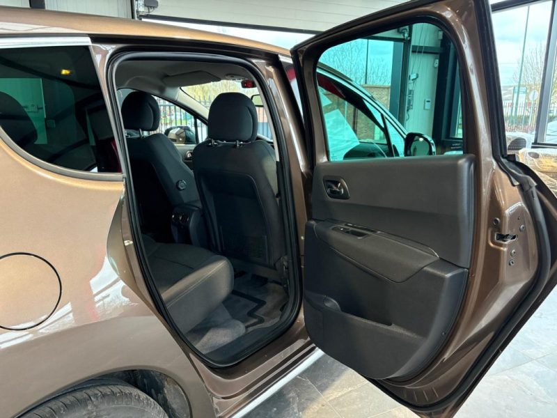 🔹 Peugeot 3008 2.0 HDi Hybrid4 🔹 Hybride Diesel – 4 roues motrices 🔹 Boîte automatique - Garantie