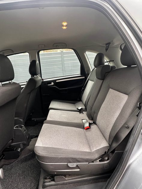 ✅ 2 nd main OPEL MERIVA 1.7 DTI  2004