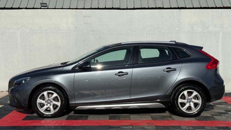 VOLVO V40 CROSS D2 115CH START&STOP MOMENTUM POWERSHIFT 2014
