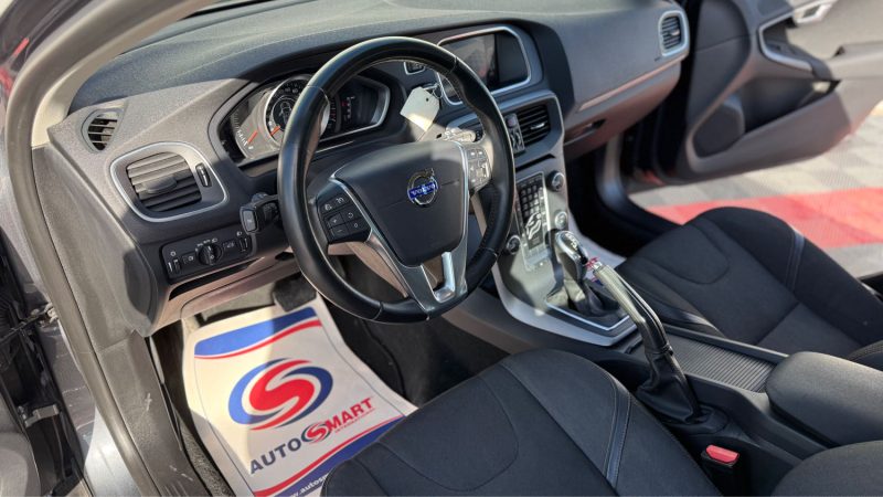 VOLVO V40 CROSS D2 115CH START&STOP MOMENTUM POWERSHIFT 2014