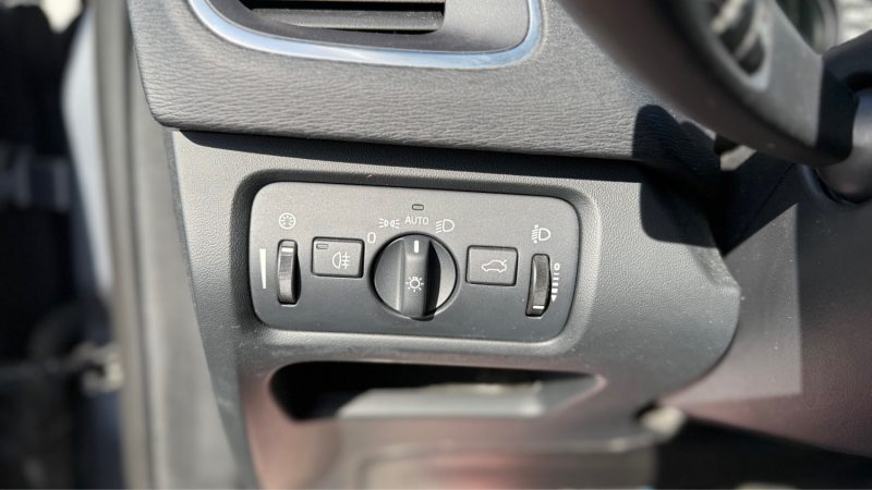 VOLVO V40 CROSS D2 115CH START&STOP MOMENTUM POWERSHIFT 2014