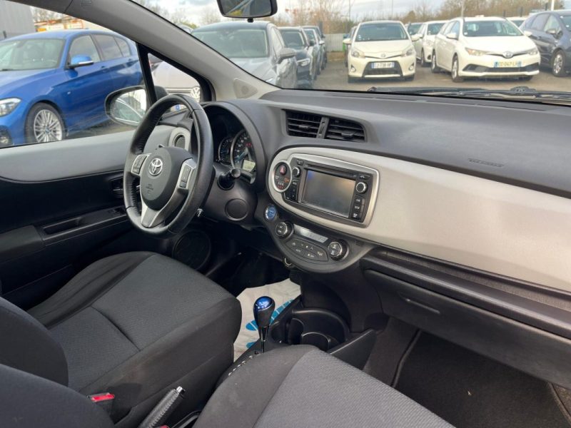 TOYOTA YARIS III 1.5 HYBRID 100h BUSINESS