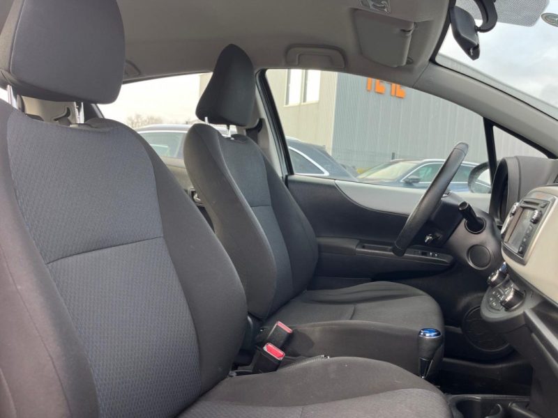 TOYOTA YARIS III 1.5 HYBRID 100h BUSINESS