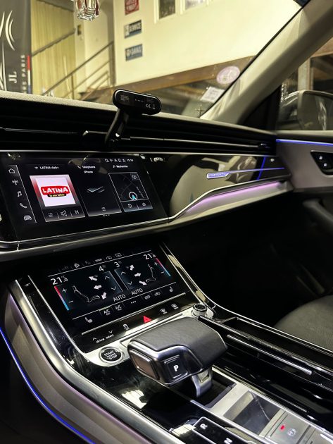 MAGNIFIQUE AUDI Q8 55 TFSI E QUATTRO AVUS 381 CH (FULL SUIVI D’ENTRETIEN AUDI, ATTELAGE)