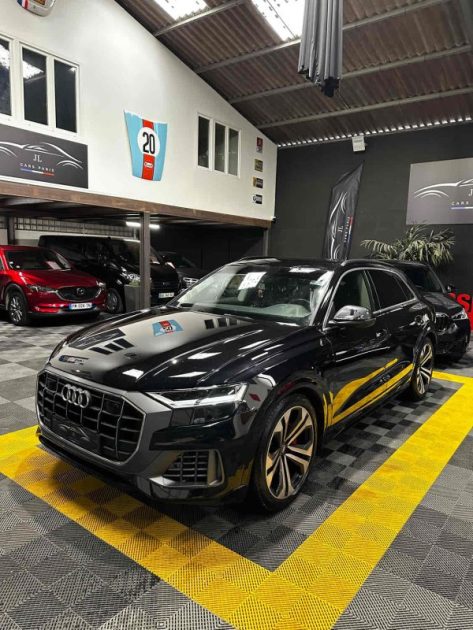 MAGNIFIQUE AUDI Q8 55 TFSI E QUATTRO AVUS 381 CH (FULL SUIVI D’ENTRETIEN AUDI, ATTELAGE)