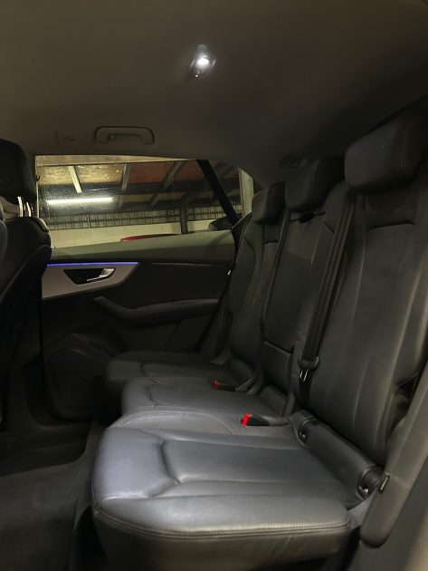 MAGNIFIQUE AUDI Q8 55 TFSI E QUATTRO AVUS 381 CH (FULL SUIVI D’ENTRETIEN AUDI, ATTELAGE)
