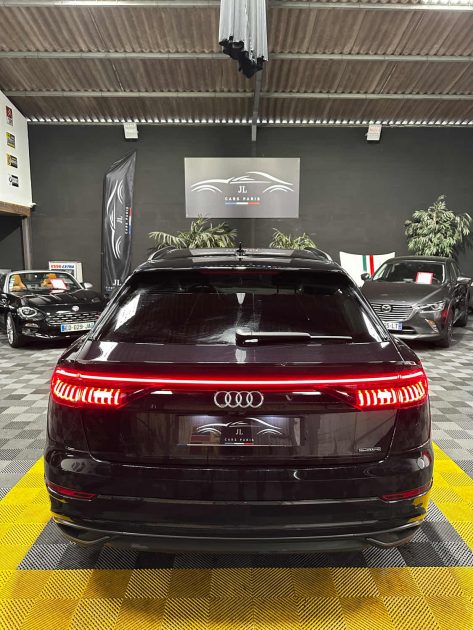 MAGNIFIQUE AUDI Q8 55 TFSI E QUATTRO AVUS 381 CH (FULL SUIVI D’ENTRETIEN AUDI, ATTELAGE)