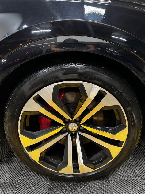 MAGNIFIQUE AUDI Q8 55 TFSI E QUATTRO AVUS 381 CH (FULL SUIVI D’ENTRETIEN AUDI, ATTELAGE)