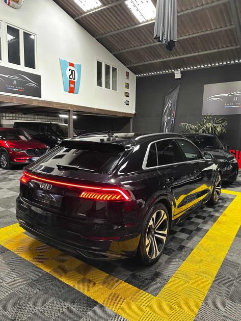 MAGNIFIQUE AUDI Q8 55 TFSI E QUATTRO AVUS 381 CH (FULL SUIVI D’ENTRETIEN AUDI, ATTELAGE)