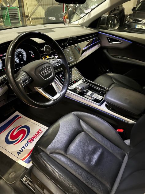 MAGNIFIQUE AUDI Q8 55 TFSI E QUATTRO AVUS 381 CH (FULL SUIVI D’ENTRETIEN AUDI, ATTELAGE)