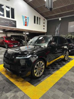 MAGNIFIQUE LAND ROVER RANGE ROVER SPORT AUTOBIOGRAPHY P510e 510 CH (1ERE MAIN, SUIVI D'ENTRETIEN))