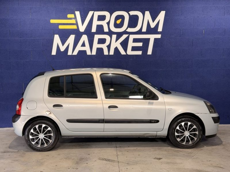 RENAULT CLIO II - 1.2i - 75 ch - Phase 2 - COURROIE DISTRIBUTION ET EMBRAYAGE NEUFS -