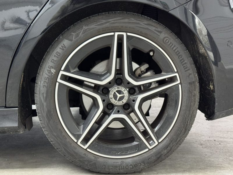 Mercedes-Benz Classe A 200 163ch AMG Line 7G-DCT 9cv - Toit ouvrant -  432.25 € / mois