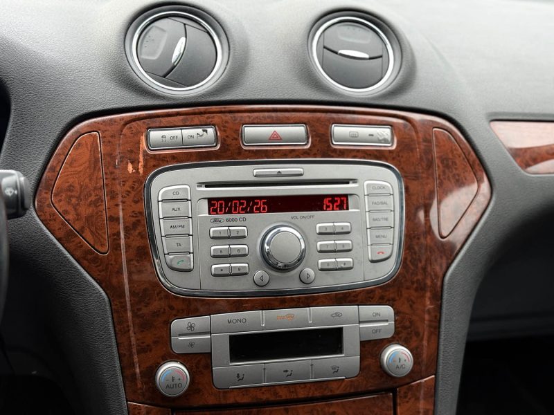 FORD MONDEO SW 1.8 TDCi 125 GHIA – Grand Coffre – Clim Auto –  Régulateur – Révisée & Garantie 6mois