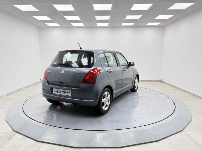SUZUKI SWIFT 1.3i  92 CV GARANTIE 12 MOIS 