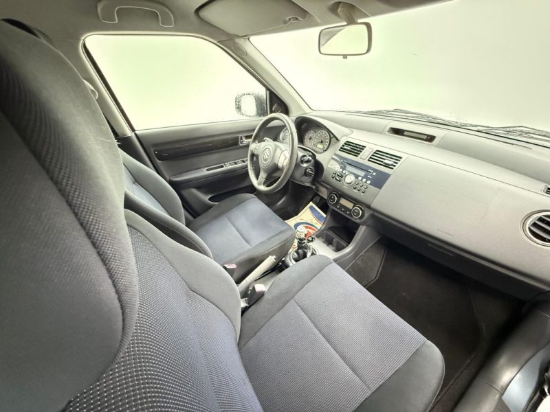SUZUKI SWIFT 1.3i  92 CV GARANTIE 12 MOIS 