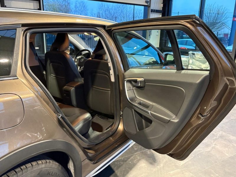 🔹 VOLVO V60 Cross Country 2.0 D4 190 CH 🔥Sièges chauffant 🗺️ GPS 🚙 Attelage  🛡️ Garantie 6 mois