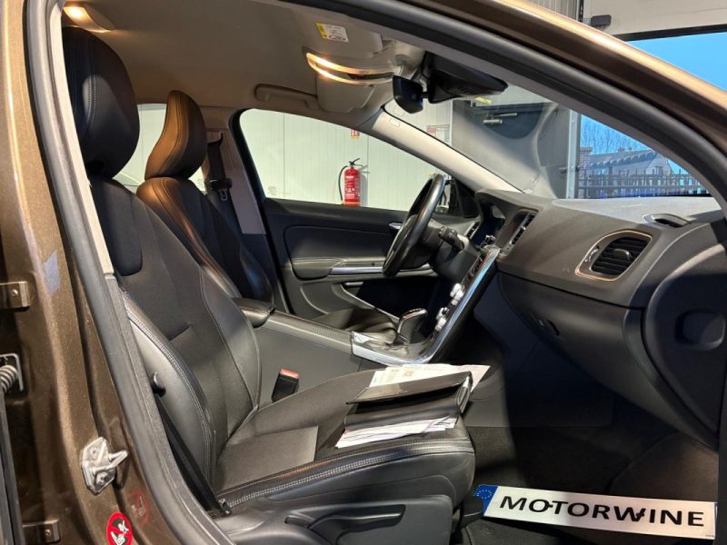 🔹 VOLVO V60 Cross Country 2.0 D4 190 CH 🔥Sièges chauffant 🗺️ GPS 🚙 Attelage  🛡️ Garantie 6 mois