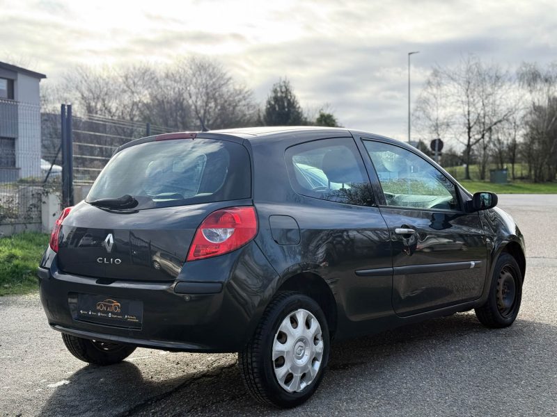 RENAULT CLIO III 1.2 75 ch EXTREME – Idéal Jeune Conducteur – Clim – Révisée & Garantie 6 mois