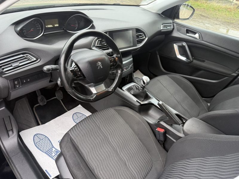 PEUGEOT 308 II 1.6 BLUEHDI 120 ch – GPS – Écran Tactile – Révisée & Garantie 6 mois