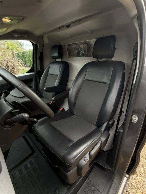 PEUGEOT EXPERT 3M 2.0 BLUEHDI 180ch EAT8 S&S PACK SPORT / SIÈGES CHAUFFANT/ CAMÉRA DE RECUL